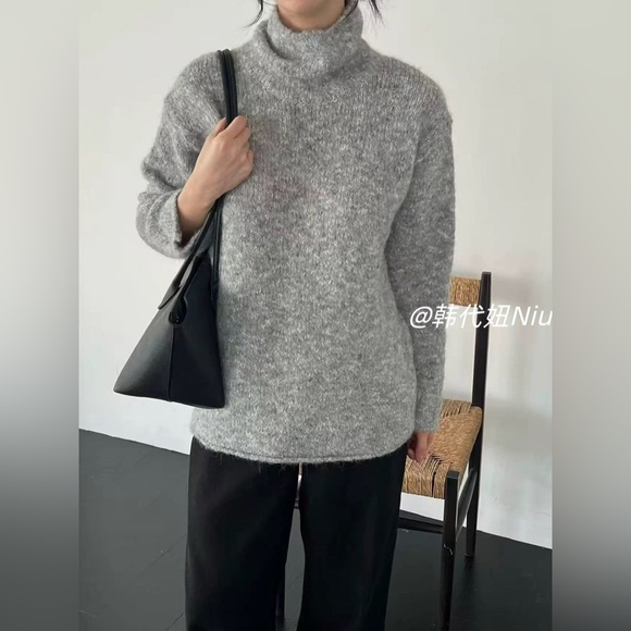 Sweaters - Soft Sweater